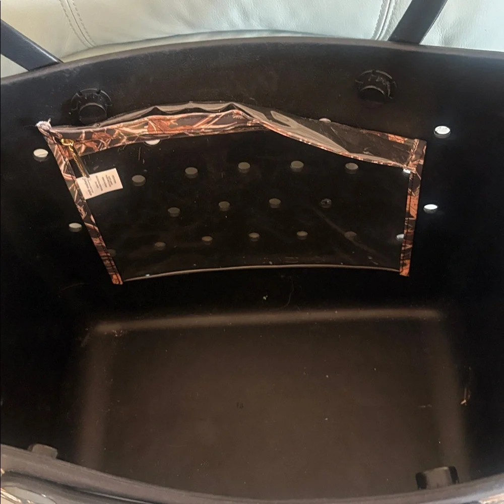 Simply Southern tote nwt camo. - Picture 2 of 11